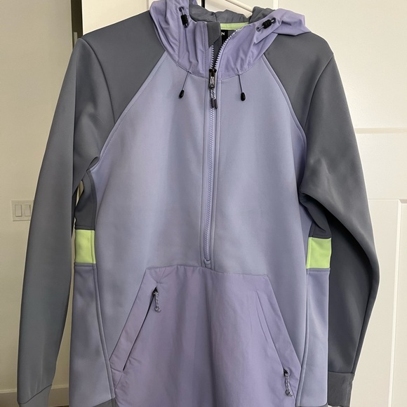 Women’s Burton pull over medium - Picture 2 of 3